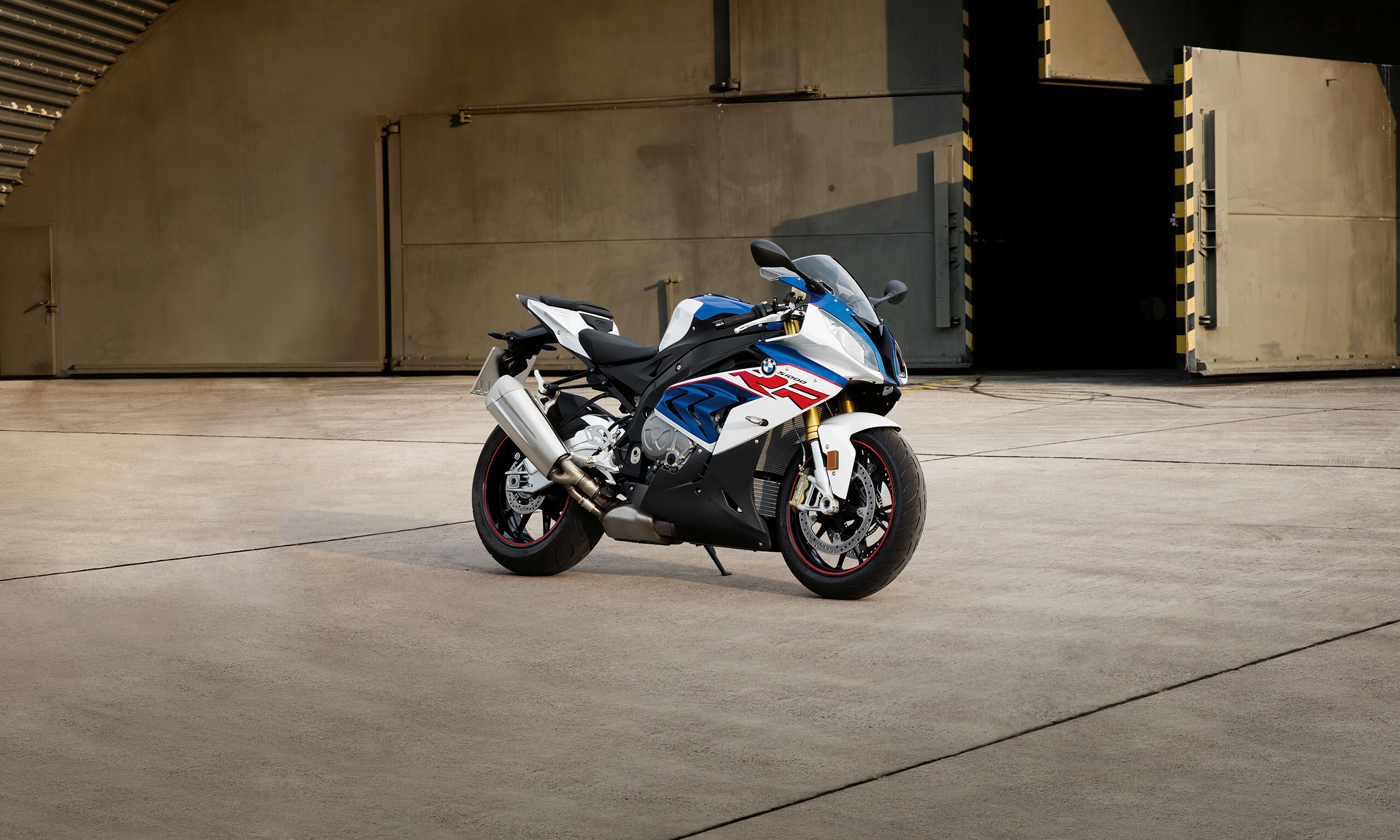 BMW S1000RR 2018-2019 ราคา 840,000 บาท ใหม่ตารางผ่อนดาวน์