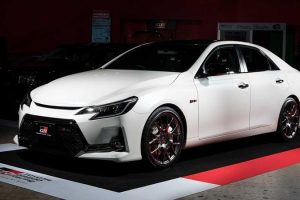 Toyota Mark X GRMN 2019 รุ่นพิเศษผลิต 350 คันเคาะราคา 1.52 ล้านบาท