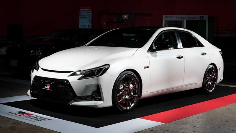 Toyota Mark X GRMN 2019 รุ่นพิเศษผลิต 350 คันเคาะราคา 1.52 ล้านบาท