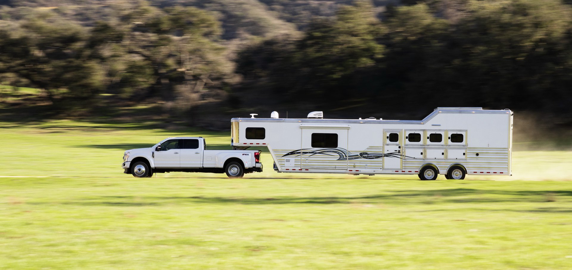 Ford F-Series Super Duty เจนใหม่พร้อมเครื่องยนต์เบนซิน 7.3 ลิตร V8