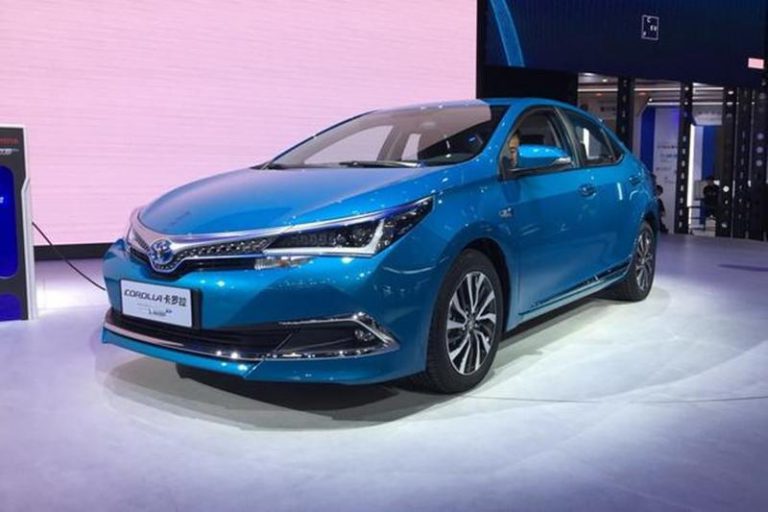 Toyota Corolla PHEV 2019 เคาะราคา 890,000 บาทในแดนมังกร รถใหม่วันนี้