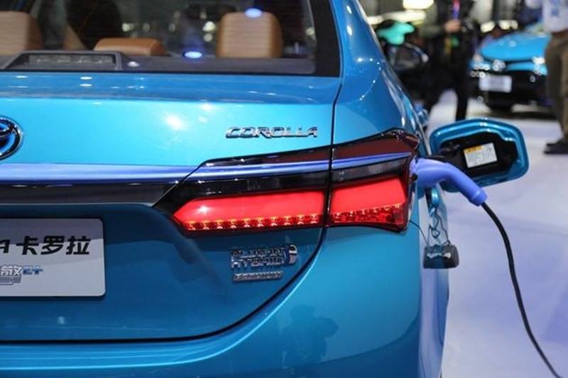 Chery 7 pro plug in hybrid. Тойота плагин гибрид. Тойота Приус плагин гибрид. Плагин-гибридные автомобили. Hyundai Sonata 2017 Plug in Hybrid krishka zaryadki na Krilo.