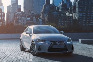 Lexus IS 300 ราคา 4,445,000 บาท ใหม่ ตารางผ่อนดาวน์