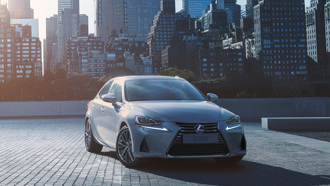 Lexus IS 300 ราคา 4,445,000 บาท ใหม่ ตารางผ่อนดาวน์