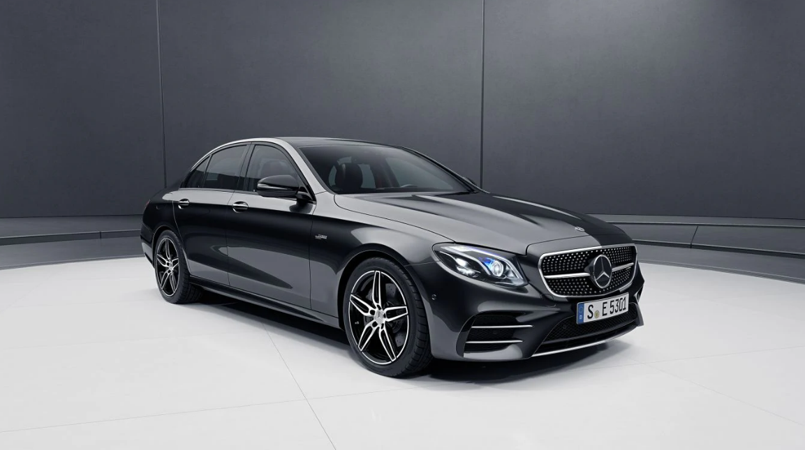 Mercedes-AMG E 53 4MATIC+ Sedan ราคา 5,260,000 บาท ใหม่ ตารางผ่อนดาวน์