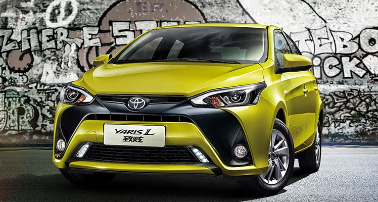 Toyota Yaris L Hatchback เครื่องเบนซิน 1.5 ลิตร / 1.3 ลิตร + ซันรูฟ ในจีน