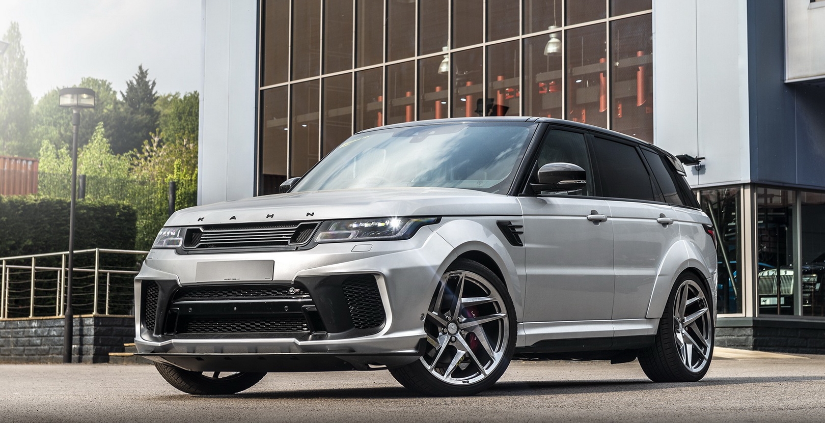 Range Rover Sport SVR แต่งสปอร์ต ราคา 3.84 ล้านบาท