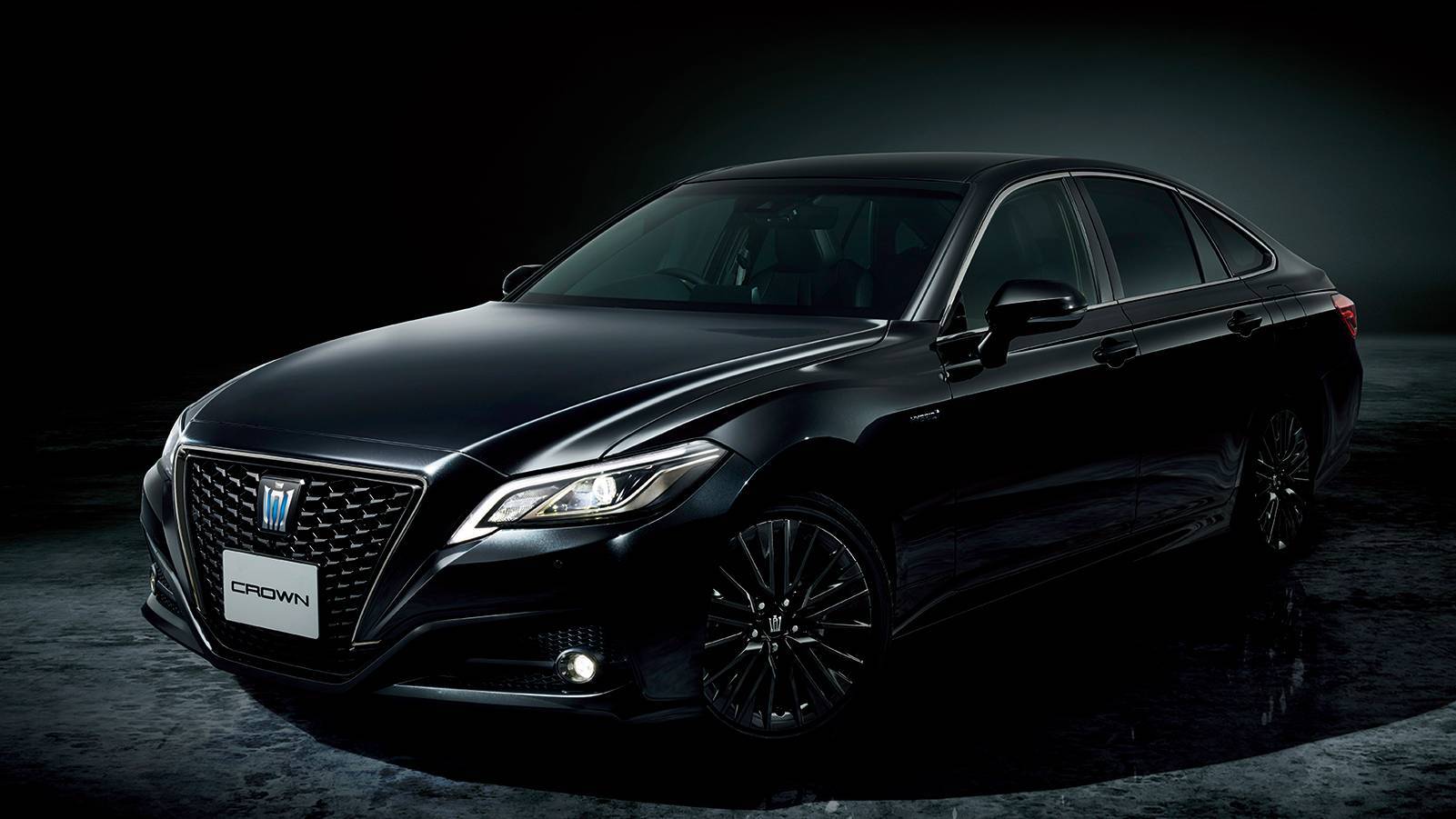 Toyota Crown Sport Style สปอร์ตเข้ม ในญี่ปุ่น ราคา 1.44 ล้านบาท