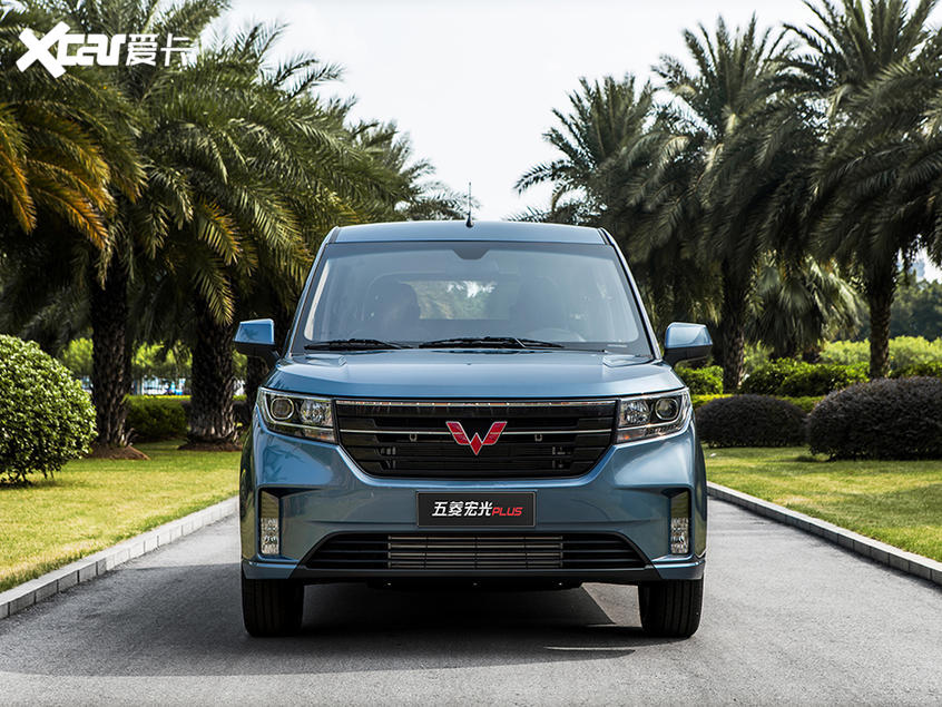 Wuling hongguang cheap plus price