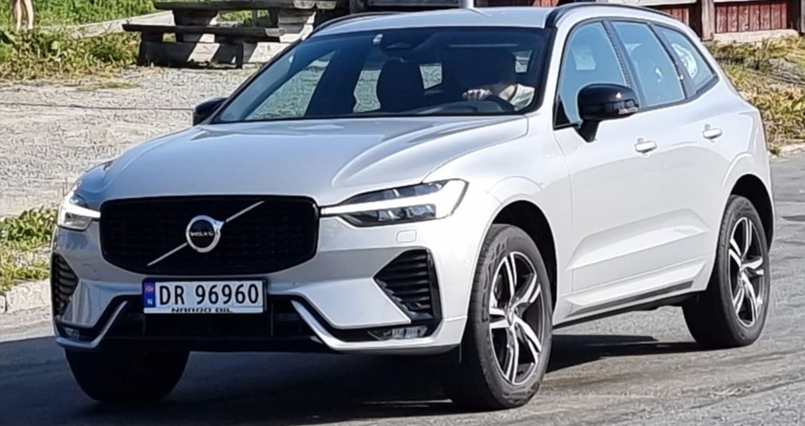 ภาพคันจริง Volvo XC60 PHEV ปรับปรุงใหม่ ก่อนขายในจีน