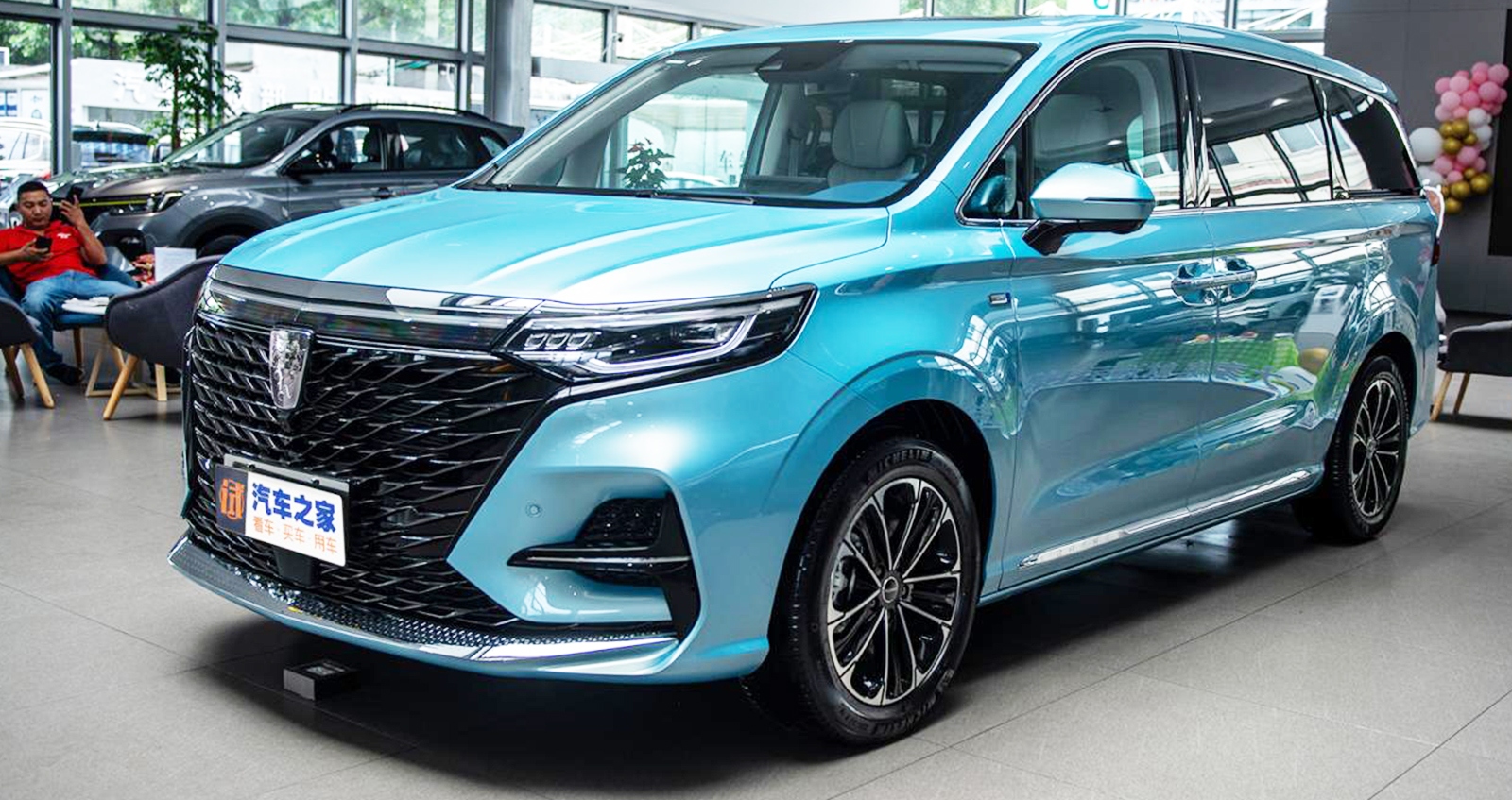 เปิดตัว Roewe iMAX8 MPV หรูปรับอุปกรณ์ 2021 ราคา 972,000 บาทในจีน