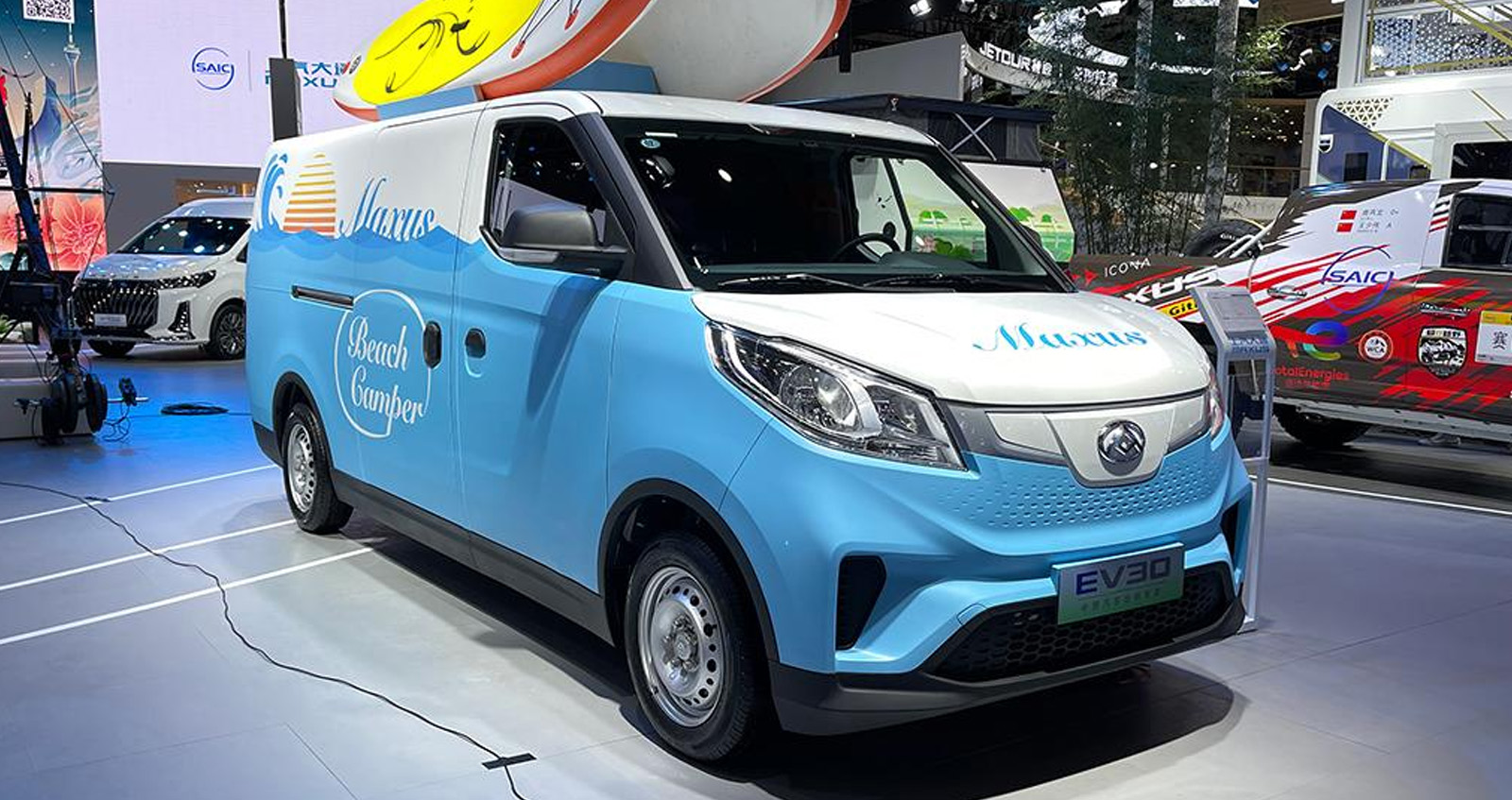 MAXUS EV30 เอาใจนักโต้คลื่น ในงาน Chengdu Auto Show ปี 2021