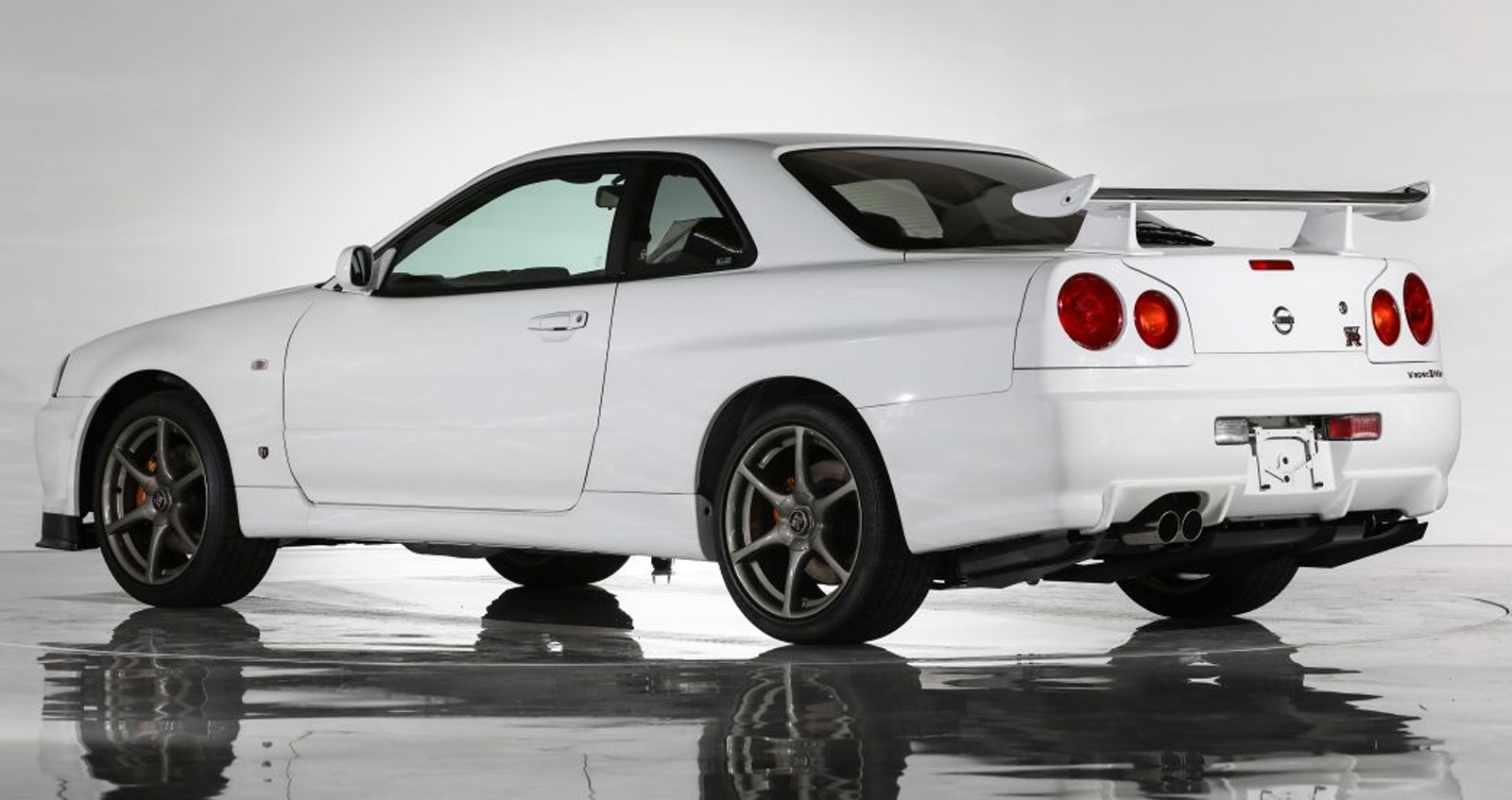 NISSAN โต้กลับ FORD ยื่นจดเครื่องหมาย Skyline ในแคนาดา