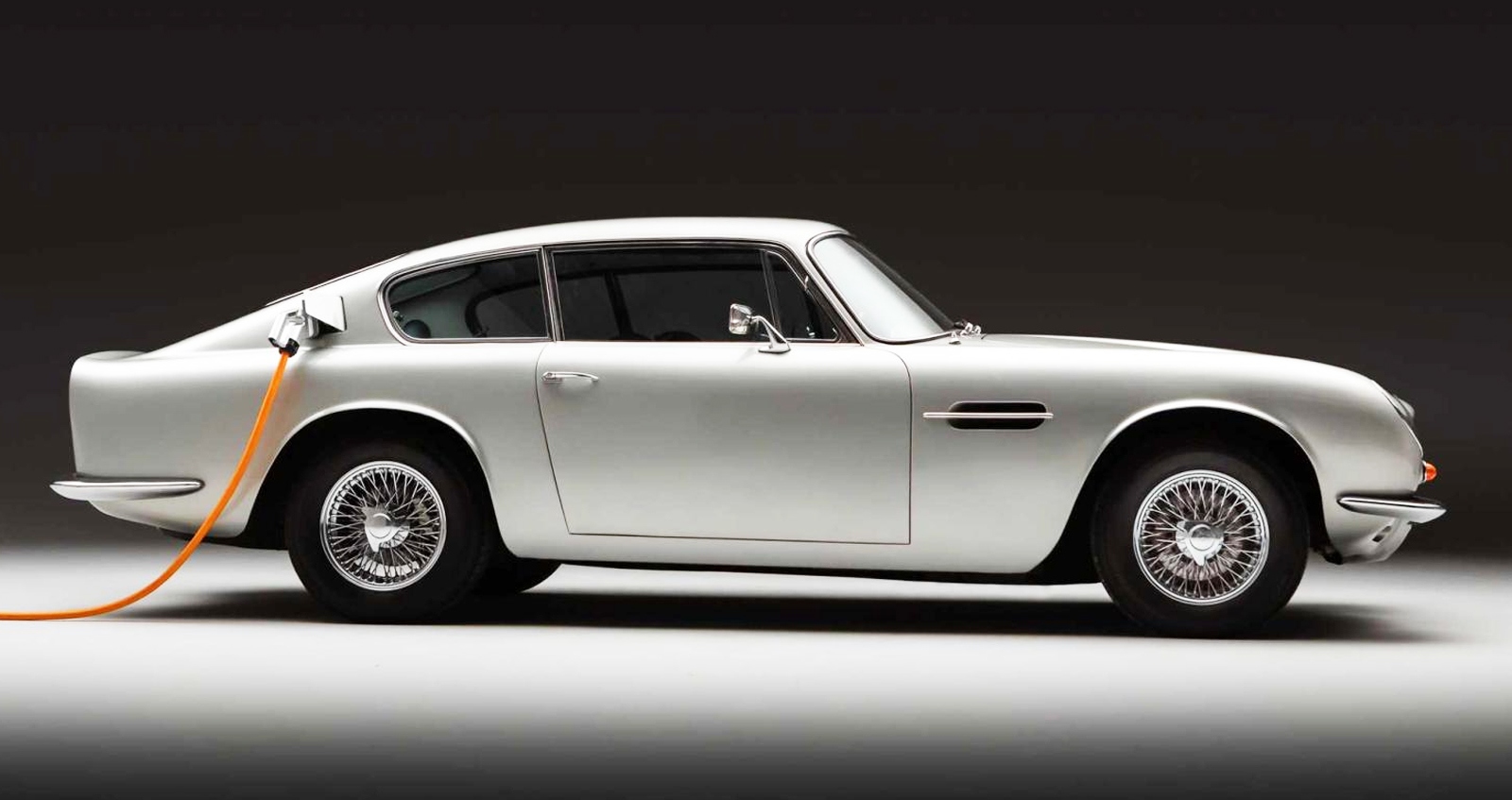 Aston Martin DB6 EV ดัดแปลงไฟฟ้า วิ่งได้ 410 กม./ชาร์จ