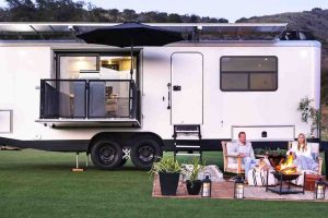Living Vehicle Pro-EV รถบ้านสุดหรู พลังงานแสงอาทิตย์