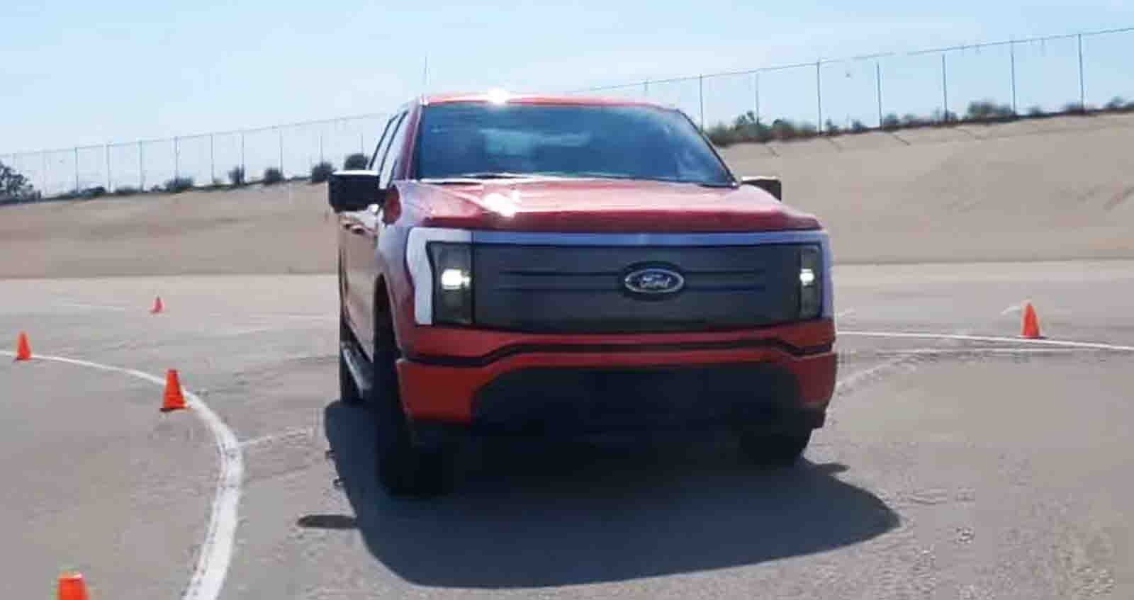 ทดสอบกระบะไฟฟ้า Ford F-150 Lightning เสียงนิ่ง เครื่องแรง