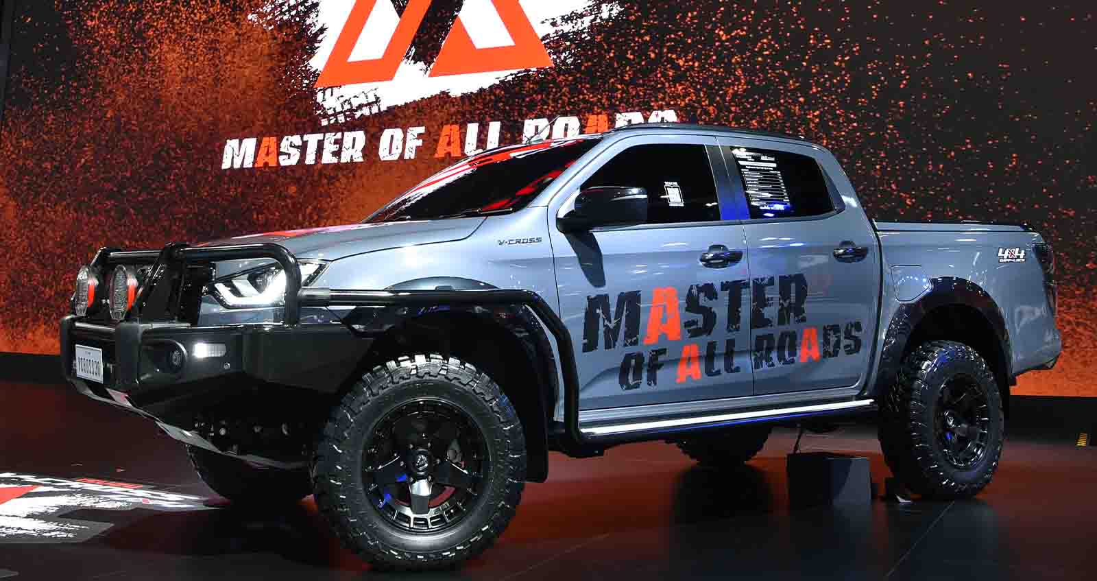 รวมภาพ ISUZU V-CROSS 4×4 MASTER OF ALL ROAD ในงาน มอเตอร์โชว์ 2022