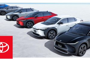 11 สีตัวถัง TOYOTA bZ4X วิ่งได้ 559 กม./ชาร์จ WLTC ราคา 1.61 - 1.74 ล้านบาท ในญี่ปุ่น แบตเตอรี่รักษาความจุ 90% หลังจาก 10 ปี