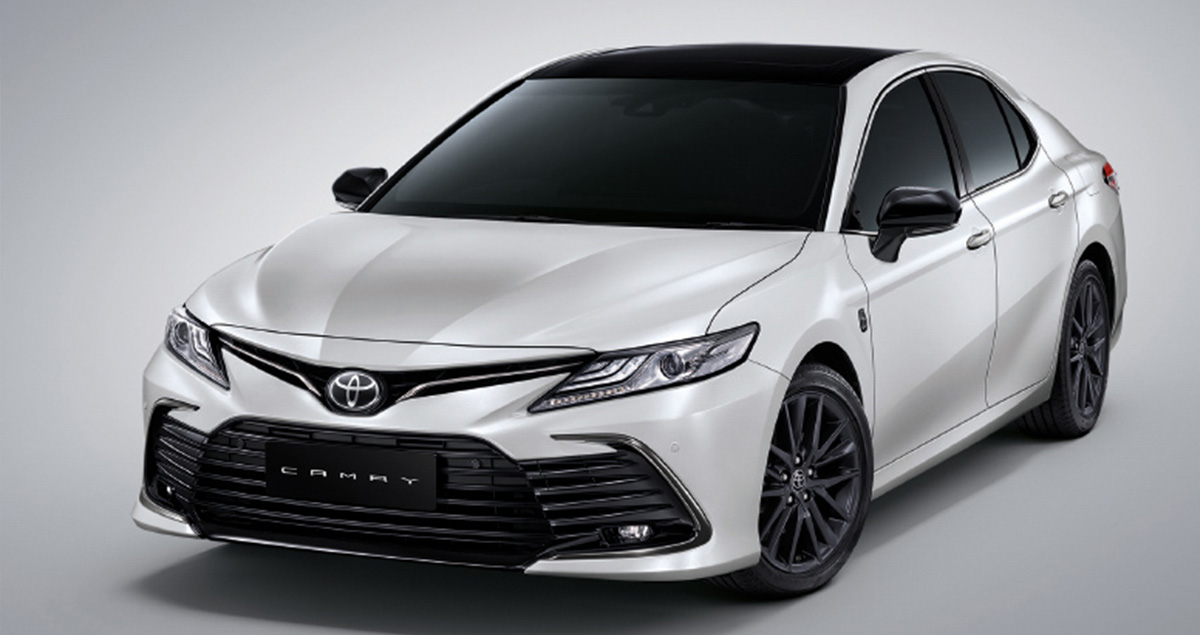 เพิ่ม 25,000 บาท Toyota Camry 60th Anniversary รุ่นฉลอง 60 ปี ราคา 1,624,000 – 1,834,000 บาท