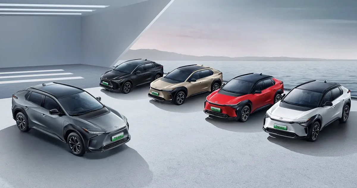 5 สีตัวถัง GAC Toyota bZ4X เปิดขาย 1.06 – 1.52 ล้านบาท 615 กม./ชาร์จ CLTC ในจีน ระบบช่วยจอดรถอัจฉริยะ หลังคาโซลาร์เซลล์