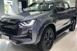 ภาพคันจริง ISUZU D-MAX V-CROSS MAGIC EYEs 4X4 ใหม่ ราคา 882,000 - 1,217,000 บาท