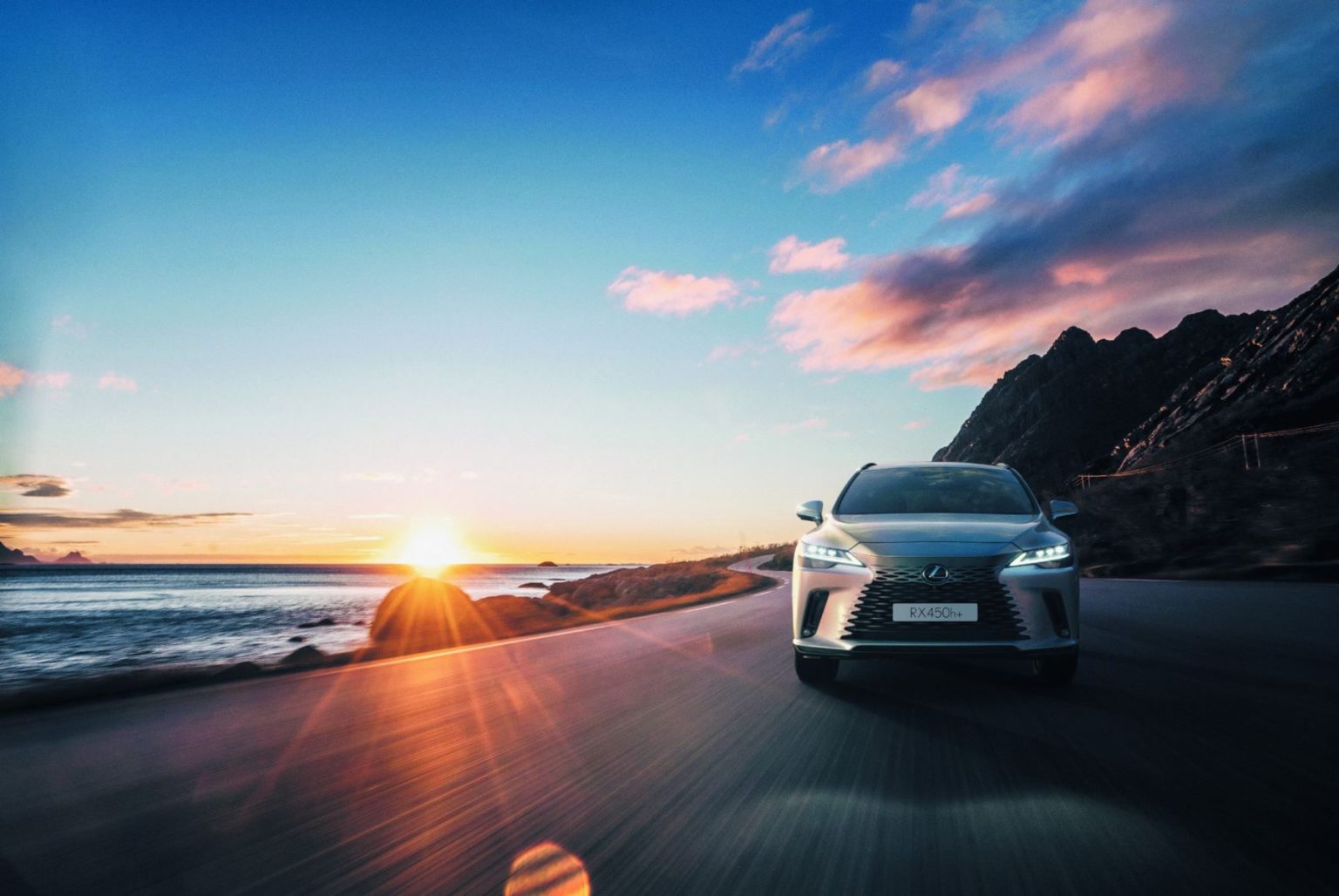 เปิดราคาในไทย Lexus RX 450h+ AWD ปลั๊กอินไฮบริด วิ่งไฟฟ้า 87 กม./ชาร์จ ...