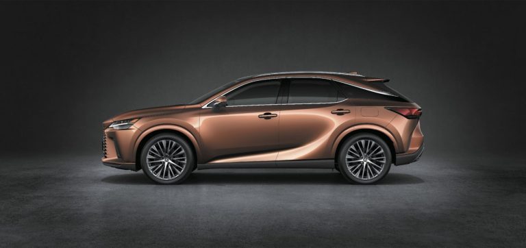 เปิดราคาในไทย Lexus RX 450h+ AWD ปลั๊กอินไฮบริด วิ่งไฟฟ้า 87 กม./ชาร์จ ...