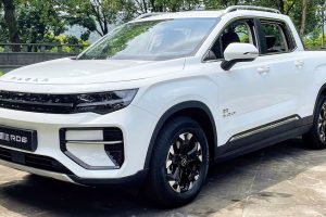 เปิดราคา 910,000 - 1,368,000 บาท ในจีน Geely Radar RD6 กระบะไฟฟ้า 632 กม./ชาร์จ CLTC