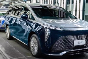 ออกจากสายการผลิต ในจีน Buick GL8 CENTURY MPV ราคา 2.75 ล้านบาท