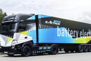 Mercedes-Benz eActros LongHaul จองแล้ว 50 คัน รถบรรทุกไฟฟ้า 500 กม./ชาร์จ