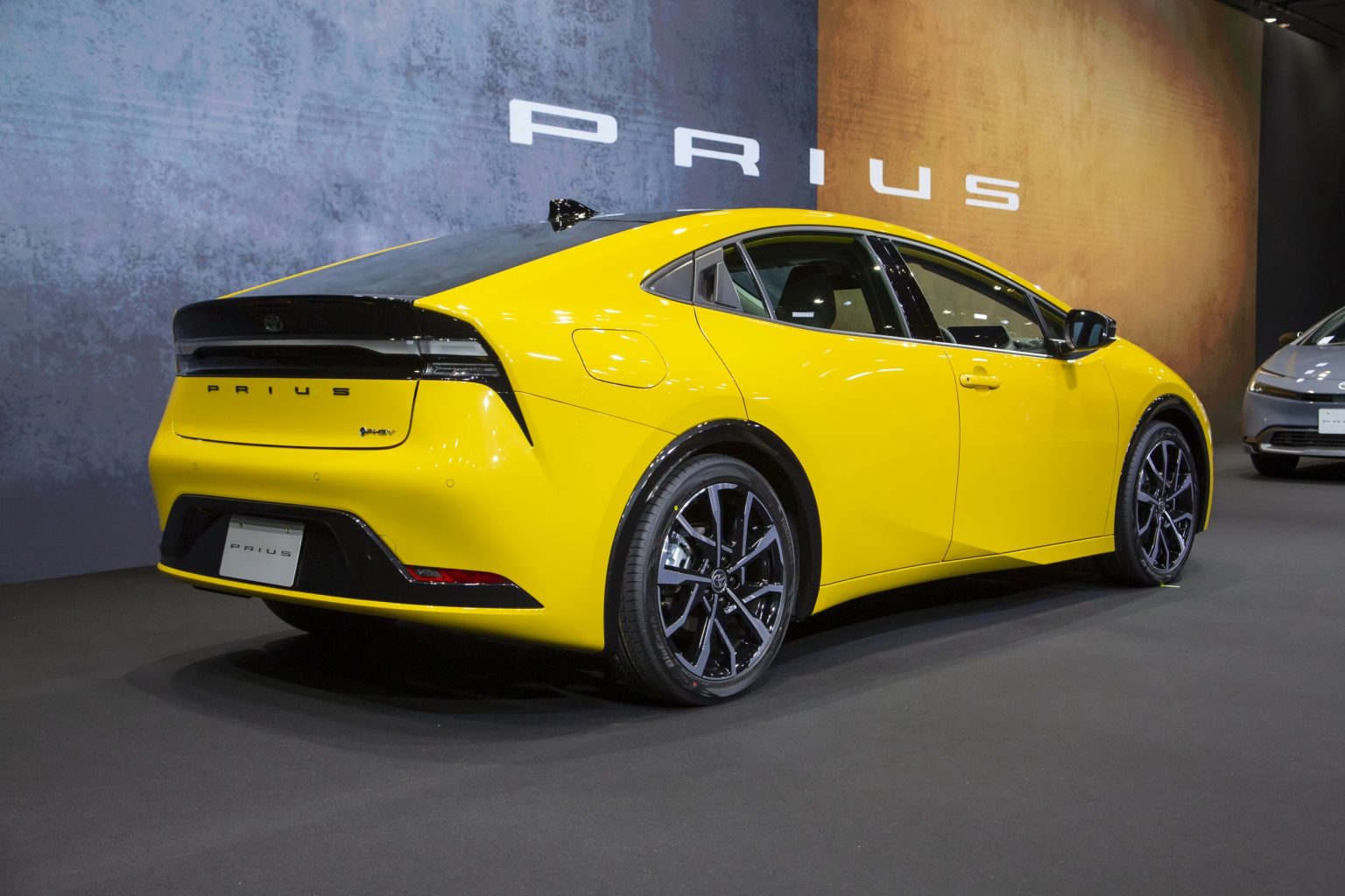 ก่อนเปิดตัวมีนาคม ในญี่ปุ่น Toyota Prius Plug inHybrid 2023 วิ่งไฟฟ้า