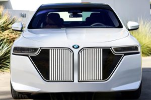 BMW ได้จดสิทธิบัตร กระจังหน้า-ไฟหน้า เปลี่ยนสีรูปได้