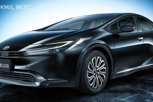 ประหยัดน้ำมัน 32.6 กม./ลิตร WLTC TOYOTA Prius ไฮบริด ราคา 698,000 - 995,000 บาทในญี่ปุ่น