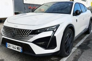 ขายไทย 2,790,000 บาท PEUGEOT 408 ปลั๊กอินไฮบริด 1.6T วิ่งไฟฟ้า 67 กม. WLTP