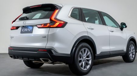 คันจริง HONDA CR-V 1.5 Turbo EL 4WD 7 ที่นั่ง ราคา 1,649,000 บาท อัตราประหยัดน้ำมัน 13.5 กม./ลิตร