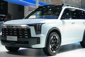 คันจริง GAC Trumpchi GS8 Traveler ออกแบบพิเศษ 2.0T 252 แรงม้า ในจีน