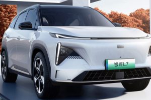 Geely Galaxy L7 ปลั๊กอินไฮบริด เปิดขายจีน 678,000 - 849,000 บาท ครอบคลุมการวิ่ง 1,370 กม./ถังน้ำมัน