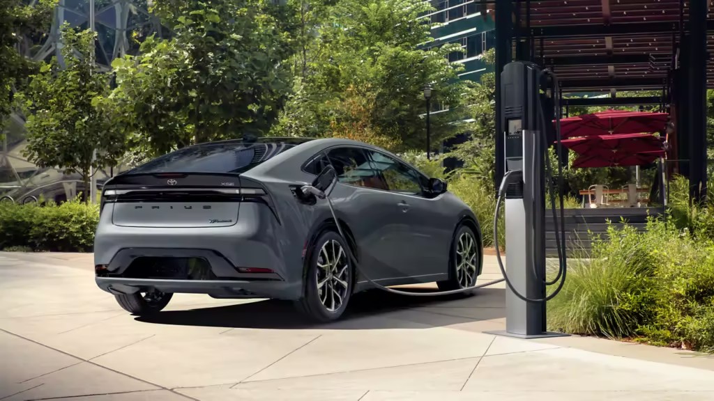 Toyota phev 2020 discount