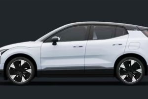 ภาพด้านข้าง VOLVO EX30 EV ไฟฟ้าคันเล็ก 480 กม./ชาร์จ WLTP