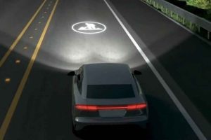 Hyundai สร้างระบบไฟหน้า แบบฉายป้ายจราจร เพื่อความปลอดภัยมากขึ้น