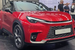 ภาพคันจริง LEXUS LBX SUV 1.5 HEV 136 แรงม้า บนแพลตฟอร์ม GA-B เวอร์ชั่นดัดแปลง