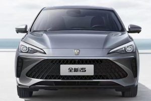 ปล่อยภาพ Roewe i5 1.5T 129 แรงม้า ก่อนเปิดขายในจีน