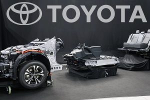 TOYOTA โชว์ต้นแบบตัวถังหล่อชิ้นเดียว Gigacasting สามารถสร้างได้ภายใน 3 นาที เริ่มผลิตปี 2026