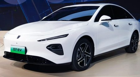 ออกจากสายการผลิต ROEWE D7 ซีดานไฟฟ้าขนาดกลาง วิ่งได้ 510 - 610 กม./ชาร์จ CLTC ก่อนเปิดตัวในจีน