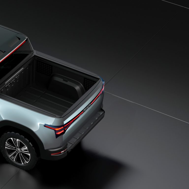 TOYOTA จะเปิดตัวกระบะรุ่นรองจาก HILUX พร้อมปลั๊กอินไฮบริด ภายในปี 2027