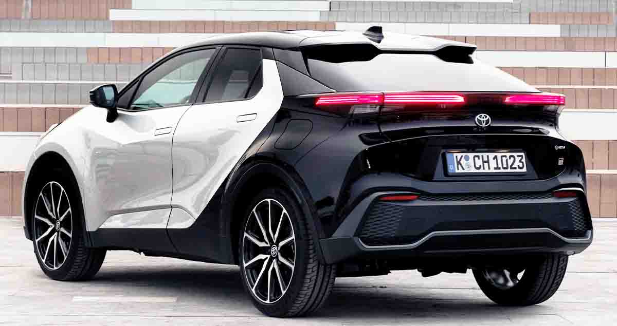 3 รุ่นย่อยภาพคันจริงในยุโรป  TOYOTA C-HR เจนที่ 2 ไฮบริด ราคา 1.36 – 1.82 ล้านบาท