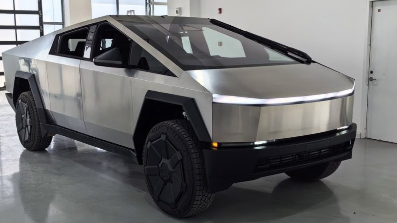 ภาพคันจริงในจีน TESLA Cybertruck เตรียมโชว์ 8 คันใน 8 เมืองของประเทศจีน