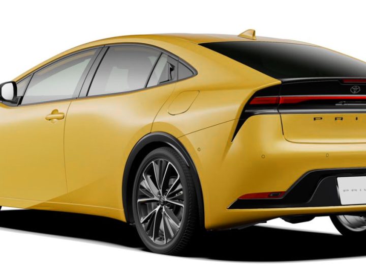 นำเข้าขายไทย 2.09 ล้านบาท TOYOTA PRIUS 2.0L ไฮบริด 28.6 กม./ลิตร โดย EXE AUTO Import