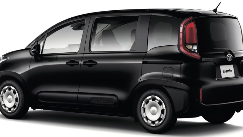 MINI VAN ประหยัดน้ำมันสูงสุด 28.8 กม./ลิตร TOYOTA Sienta ในญี่ปุ่น