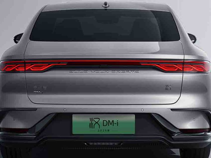 BYD HAN DM-i รุ่นที่ 5 ใหม่ MY2025 ปลั๊กอินไฮบริด 26.3 กม./ลิตร ขายจีนราคา 779,000 – 1,061,000